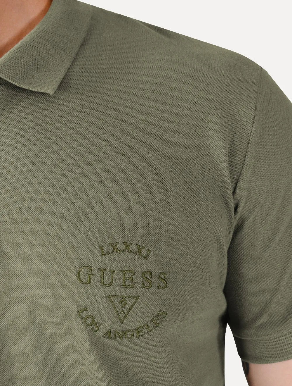 Polo Guess Masculina Piquet 1981 Bordado Verde