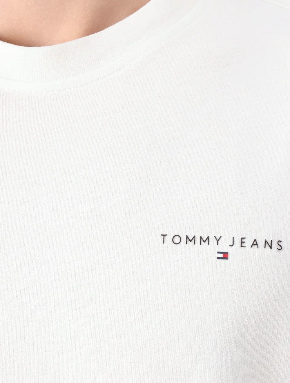 Camiseta Tommy Jeans Masculina Slim Linear Chest Off White