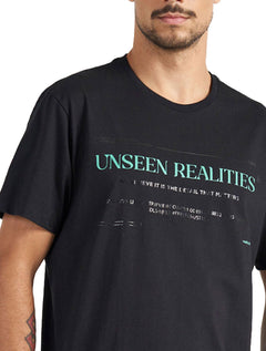 Camiseta Colcci Masculina Regular Unseen Realities Preta