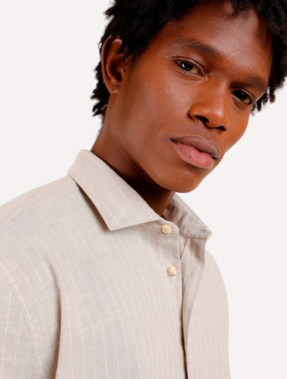 Camisa Aramis Masculina Regular Listras Backstitch Cáqui Claro