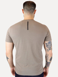 Camiseta Calvin Klein Jeans Masculina CK Gel Cáqui Médio